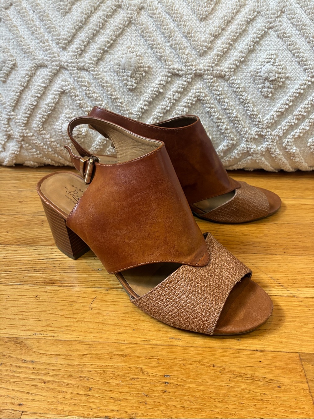 Women's Brown Open-Toe Block Heel Sandals - Vegan Leather - Size 9.5